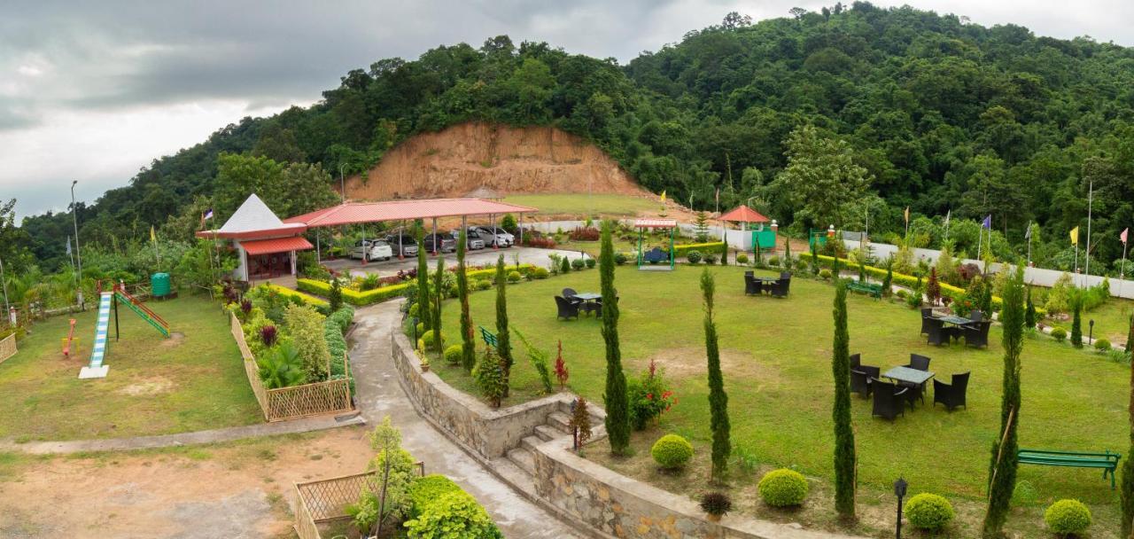 La Vue Resort Kaziranga Exterior photo